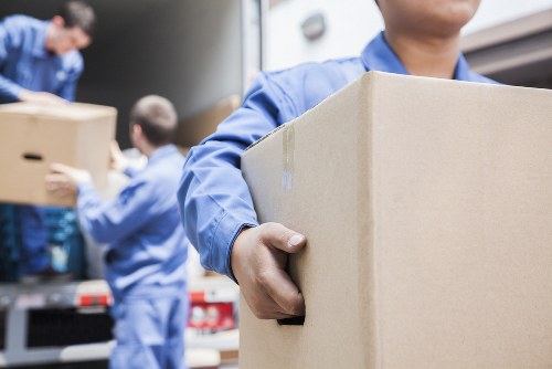 Removal truck available for hire in Twickenham for home and business moves